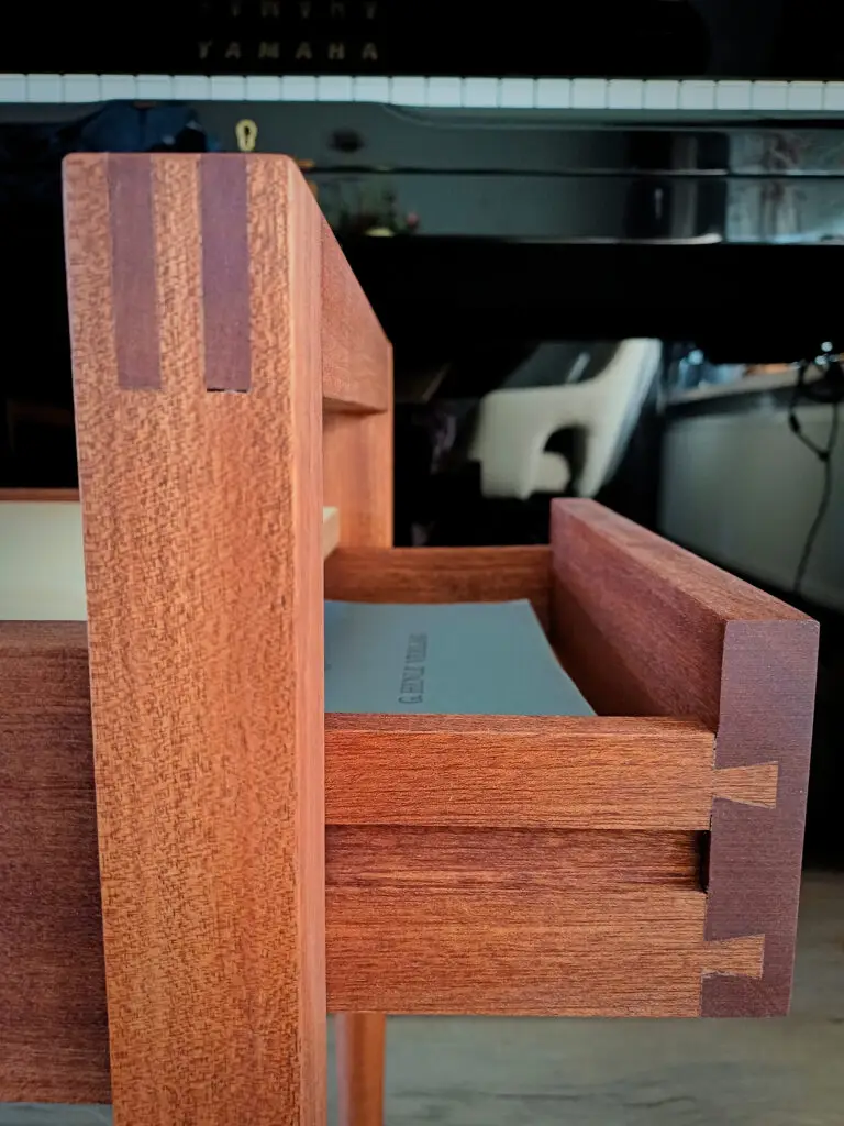 Piano Kruk Lade Detail